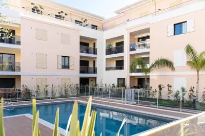 Piscine de l'établissement Modern apartment with swimming pool ou située à proximité