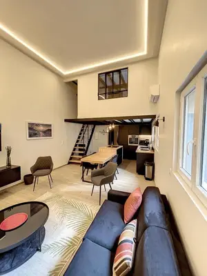 Coin salon dans l'établissement BRP Cannes Center,Two-Bed Deluxe Apart with Spa bath