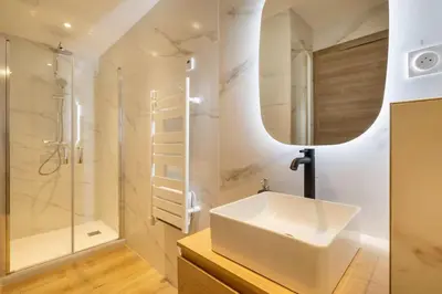 Salle de bains dans l'établissement BRP Cannes Center,Top floor Luxurious house,8 bed