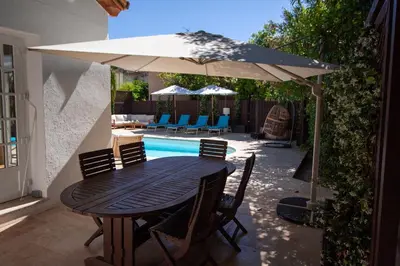 Piscine de l'établissement Stunning Juan Les Pins 5 bed Villa with Pool ou située à proximité