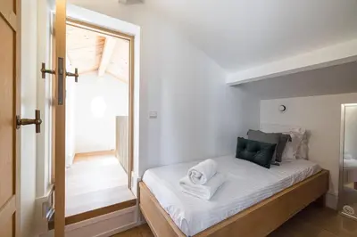 Un ou plusieurs lits dans un hébergement de l'établissement Stunning Juan Les Pins 5 bed Villa with Pool