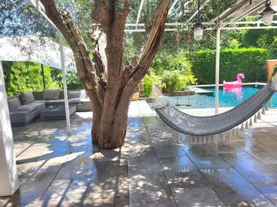 Piscine de l'établissement Villa in Biot ou située à proximité