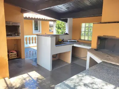 Cuisine ou kitchenette dans l'établissement Villa in Biot