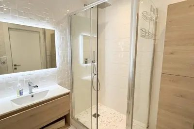 Salle de bains dans l'établissement REF 1337 - Cannes Croisette - Sea view apartment for rent