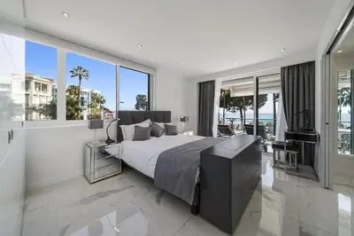 Un ou plusieurs lits dans un hébergement de l'établissement REF 1337 - Cannes Croisette - Sea view apartment for rent