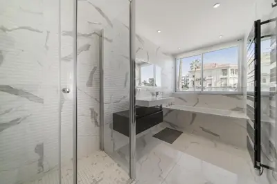 Salle de bains dans l'établissement REF 1337 - Cannes Croisette - Sea view apartment for rent