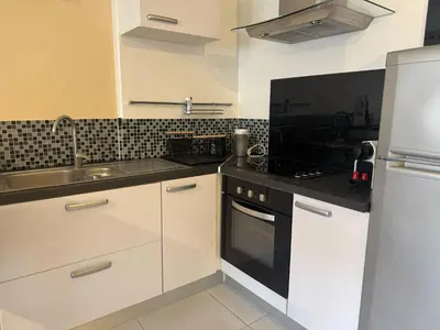 Cuisine ou kitchenette dans l'établissement B075-Studio agréable centre Cannes
