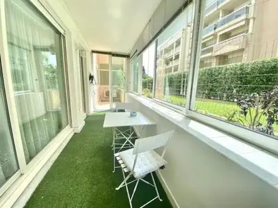 Balcon ou terrasse dans l'établissement Cannes Résidence Passy avec Piscine