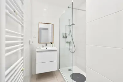 Salle de bains dans l'établissement Croisette et Plages - Lumineux deux pièces - FW
