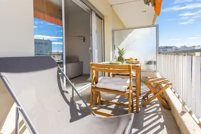 Balcon ou terrasse dans l'établissement Croisette et Plages - Lumineux deux pièces - FW