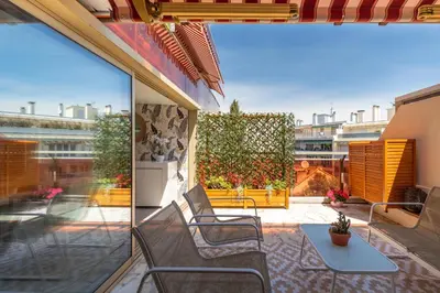 Balcon ou terrasse dans l'établissement LE SELI, Luxueux 2 pièces, centre d'Antibes