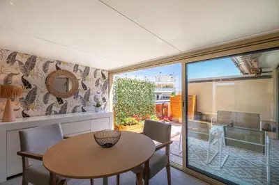 Coin salon dans l'établissement LE SELI, Luxueux 2 pièces, centre d'Antibes