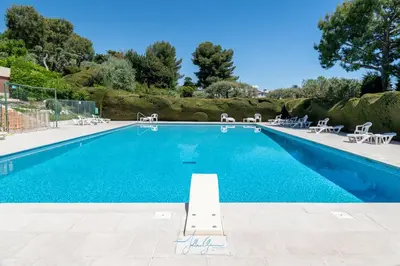 Piscine de l'établissement Montfleuri ou située à proximité
