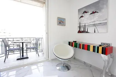 Plan de l'établissement LA CROISETTE élégant studio avec balcon et vue mer aperçu