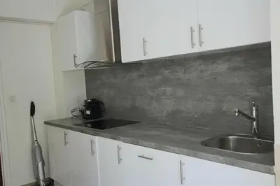 Cuisine ou kitchenette dans l'établissement Air-conditioned Apartment of 90 m2 only 200 meters away from the Croisette