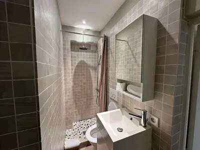 Salle de bains dans l'établissement C025 Villa Toscane Bel Appartement Bourgeois