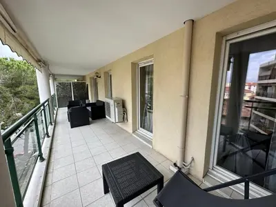 Balcon ou terrasse dans l'établissement C058 Bel appartement spacieux terrasse Centre