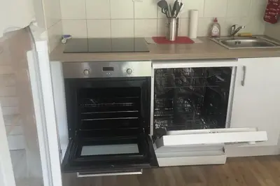 Cuisine ou kitchenette dans l'établissement Bel appartement en bord de mer à Juan Les Pins