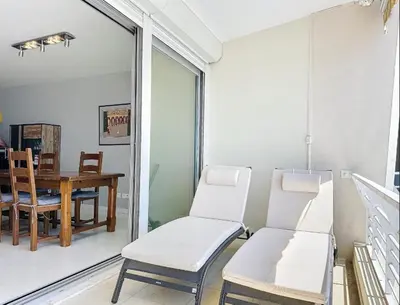 Télévision ou salle de divertissement dans l'établissement La plus belle vue sur mer à Juan les Pins