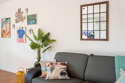 Coin salon dans l'établissement A10 - Staywiz us -1 BDR Heart of Juan les Pins 5 min Sea - AC & Balconies