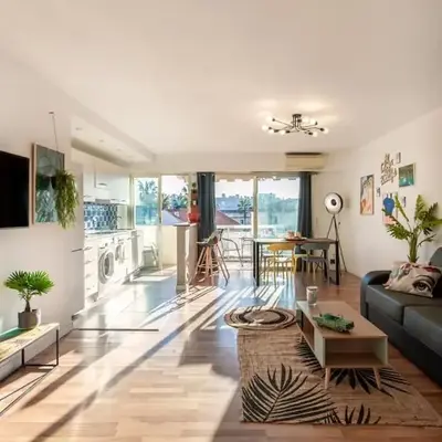 A10 - Staywiz us -1 BDR Heart of Juan les Pins 5 min Sea - AC & Balconies