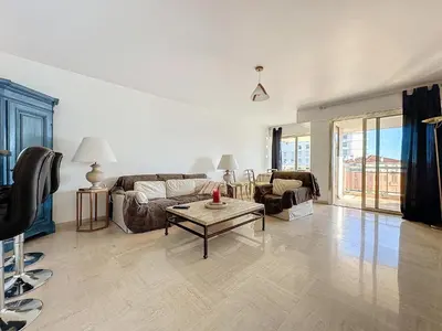 Coin salon dans l'établissement 78m2 Terrasse vue mer à 50m de la Croisette