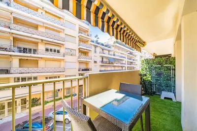 Balcon ou terrasse dans l'établissement Sublime studio in the center of Cannes