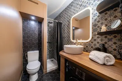 Salle de bains dans l'établissement Sublime studio in the center of Cannes