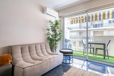 Coin salon dans l'établissement Sublime studio in the center of Cannes