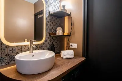 Salle de bains dans l'établissement Sublime studio in the center of Cannes
