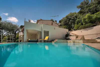 Piscine de l'établissement FRGK Dream Villa with Sea View Overlooking Cap d'Antibes Pool Ultra-Fast Wi-Fi ou située à proximité