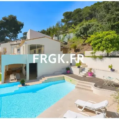 FRGK Dream Villa with Sea View Overlooking Cap d'Antibes Pool Ultra-Fast Wi-Fi