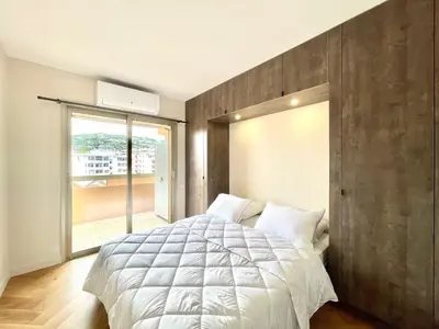 Un ou plusieurs lits dans un hébergement de l'établissement Astoria luxury apartment- 3 bathrooms