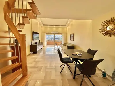 Coin salon dans l'établissement Astoria luxury apartment- 3 bathrooms