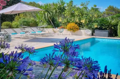 Piscine de l'établissement Luxury Getaway - Modern Villa with pool and AC ou située à proximité