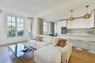 Coin salon dans l'établissement Rare luxury 3-Br near the Croisette