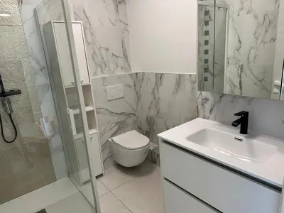 Salle de bains dans l'établissement Super Apartment, Parking, Terrace, Lift, WIFI, Palm Beach, Cannes