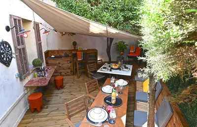 Jardin de l'établissement Cité Saint Paul Terrasse Parking Clim Wifi Sauna