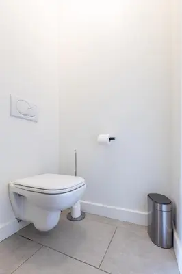 Salle de bains dans l'établissement LB Vacation Rentals I Beautiful, Renovated Duplex with Swimming Pool