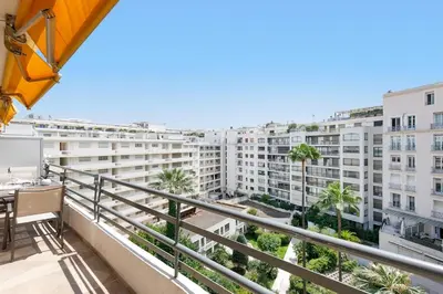 Balcon ou terrasse dans l'établissement Carlton area lux 2 beds 2 baths