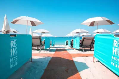 Vue générale sur la mer ou vue sur la mer prise depuis l'appartement