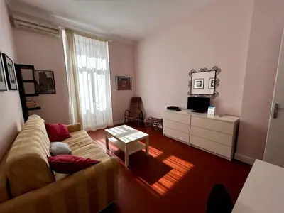 Télévision ou salle de divertissement dans l'établissement A004 - Bright apt Rue d'Antibes at 300m from beach Croisette