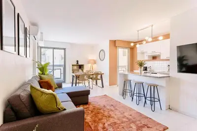 Cuisine ou kitchenette dans l'établissement Le Calmette - Logement Confort Centre Cannes