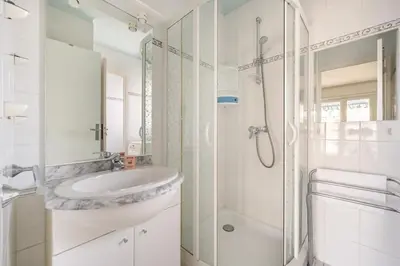 Salle de bains dans l'établissement A056 - Nice Studio Cannes centre with parking