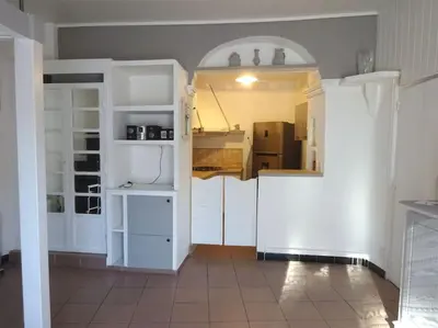 Cuisine ou kitchenette dans l'établissement BEAU STUDIO pour 4 p à 5 mn de la plage