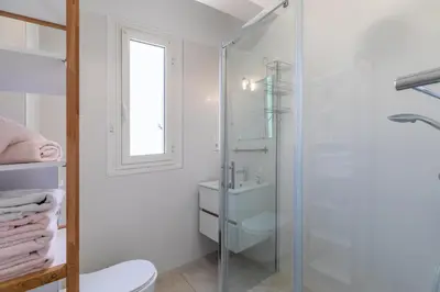 Salle de bains dans l'établissement LOUIS GALLET Juan les Pins 2 min des plages - 6 couchages