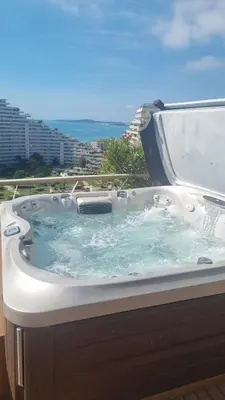 Plan de l'établissement Lux- Apartment at Marina baie des Anges - with Panoramic Sea View