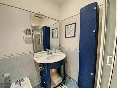 Salle de bains dans l'établissement en centre ville magnifique pied a terre ran44