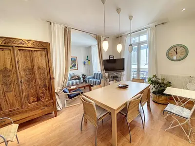 Coin salon dans l'établissement en centre ville magnifique pied a terre ran44