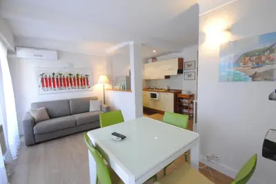 Cuisine ou kitchenette dans l'établissement superbe appartement tout confort beg4012
